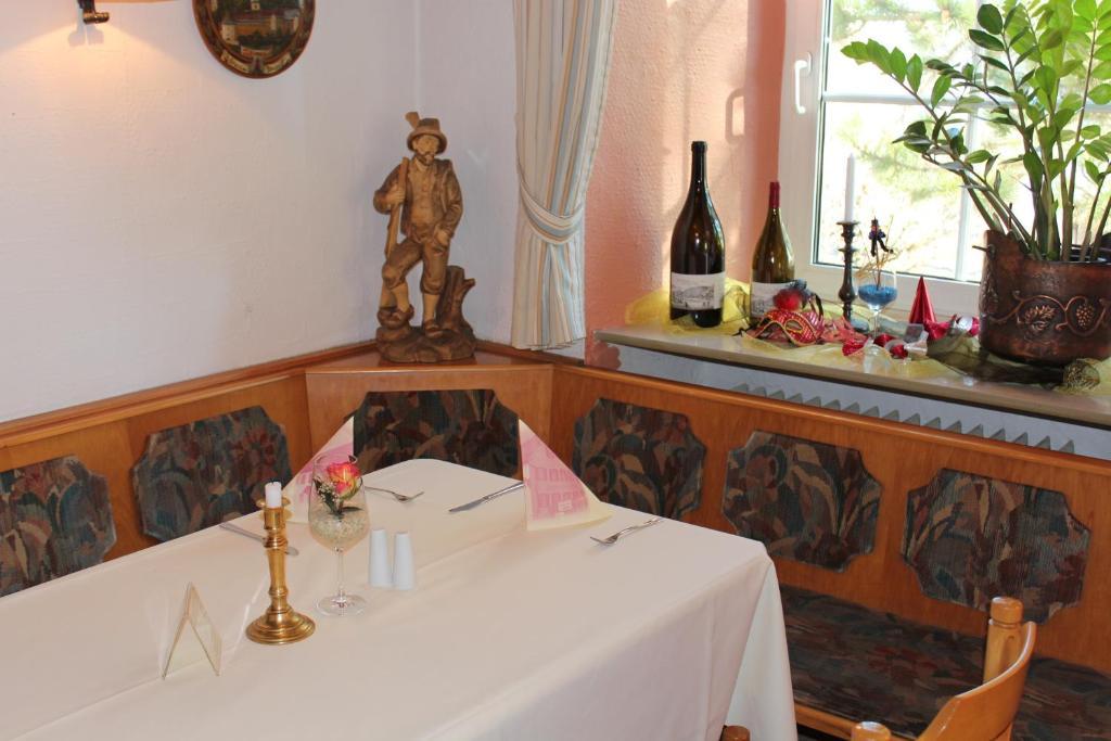Landhotel Zur Kanne Neresheim エクステリア 写真